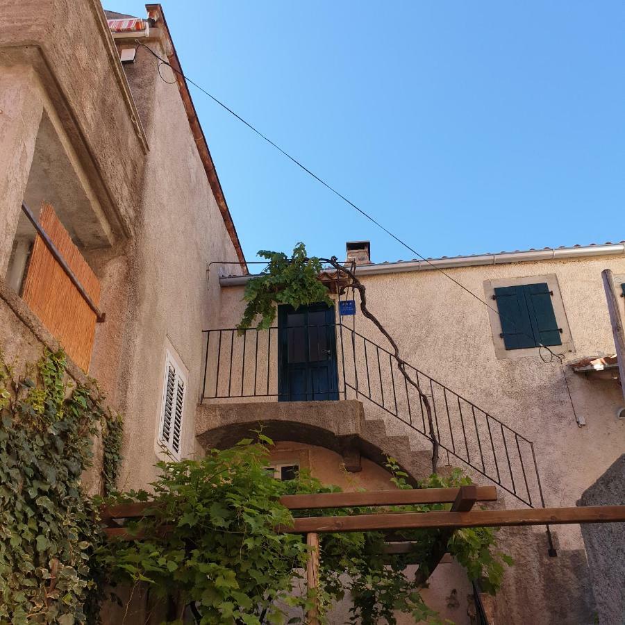 Apartment Marina Valun Luaran gambar