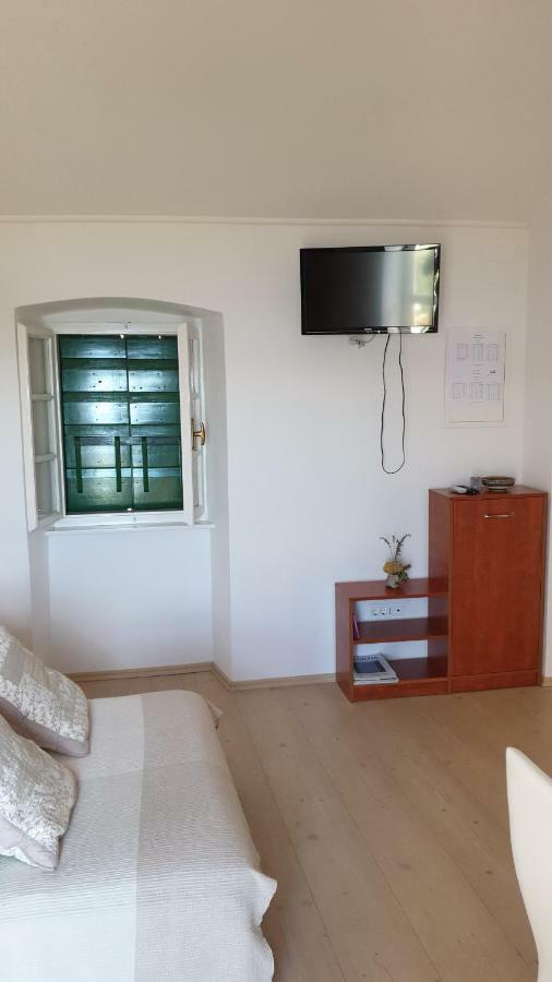 Apartment Marina Valun Luaran gambar