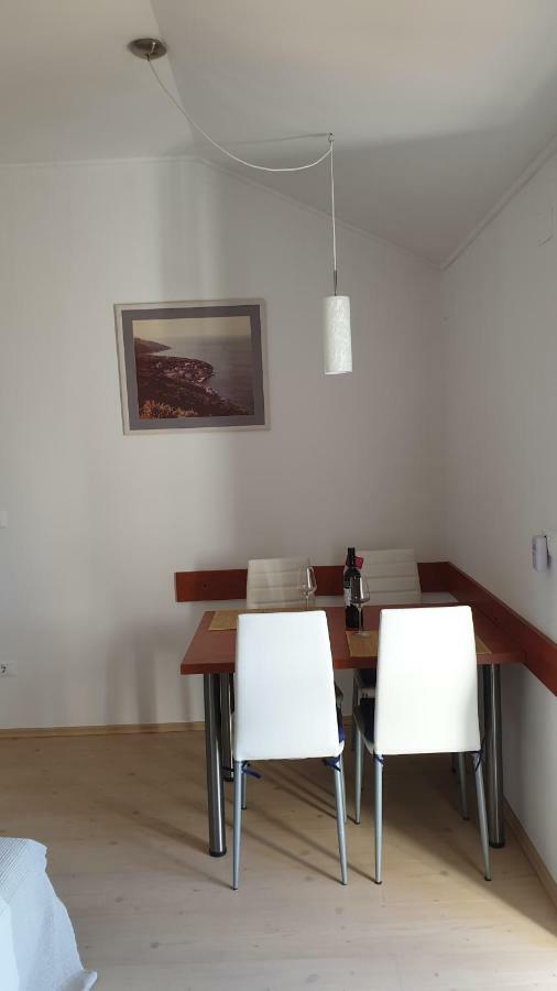 Apartment Marina Valun Luaran gambar
